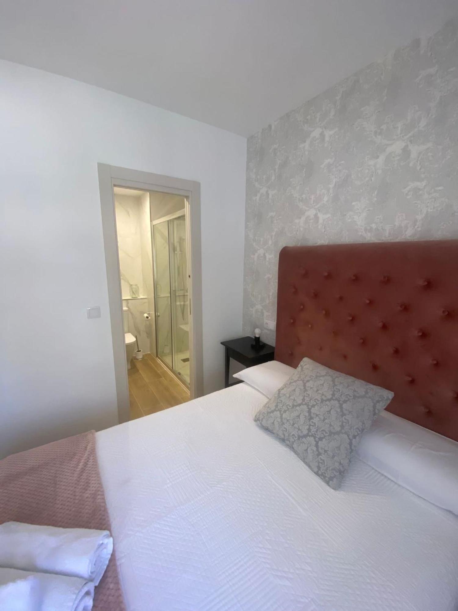 Alcala Luxury Piso Completo De 80M Apartment อัลกาลาเดเอนาเรส ภายนอก รูปภาพ