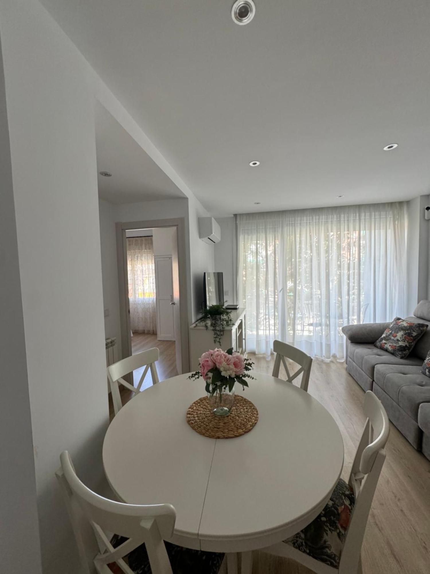 Alcala Luxury Piso Completo De 80M Apartment อัลกาลาเดเอนาเรส ภายนอก รูปภาพ