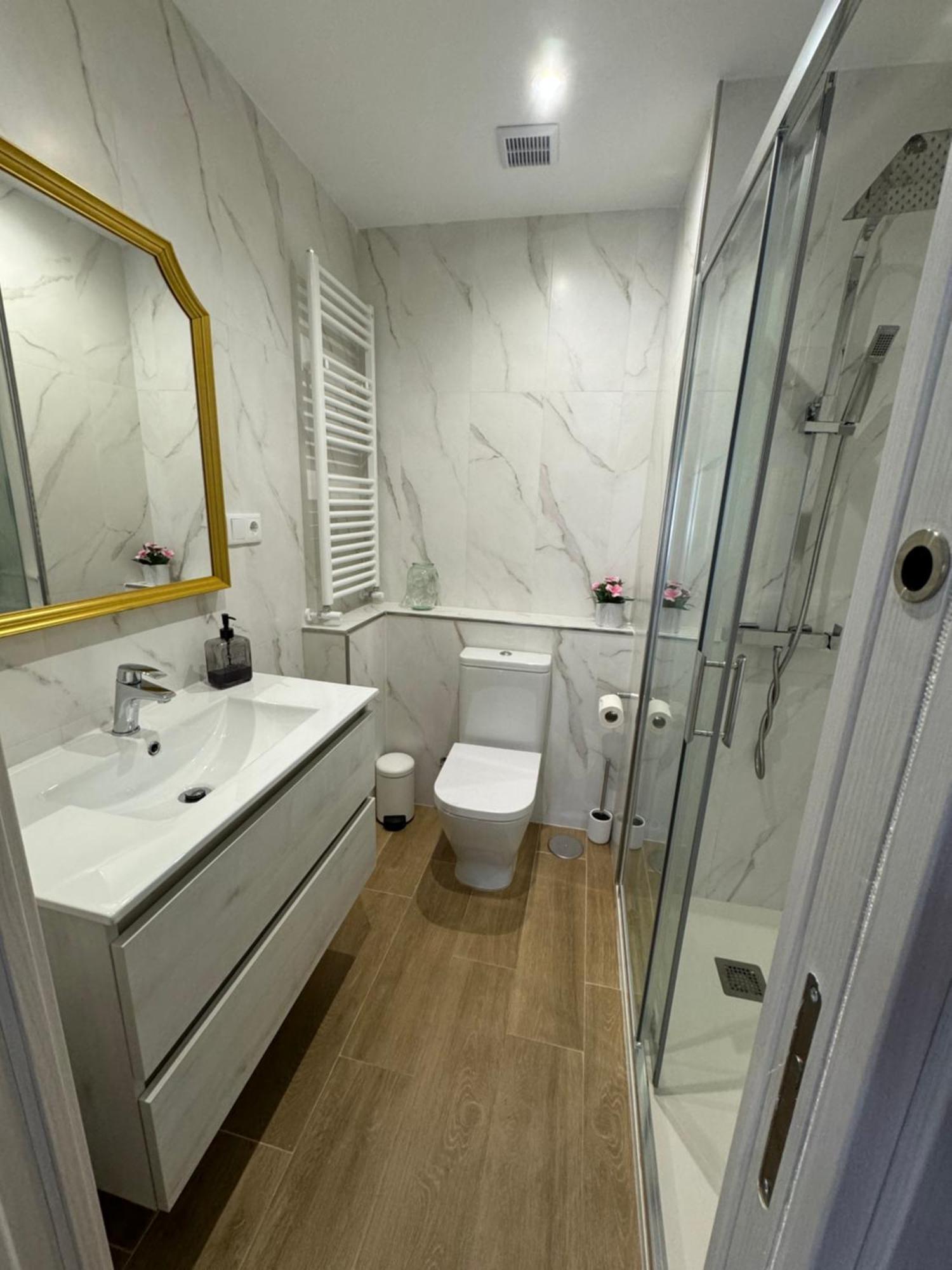 Alcala Luxury Piso Completo De 80M Apartment อัลกาลาเดเอนาเรส ภายนอก รูปภาพ